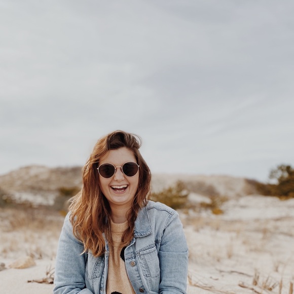 Meet your Posher, Isabella - Picture 1 of 1